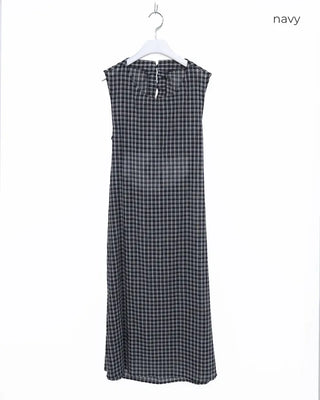 Backless long check dress