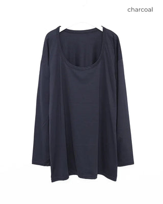 U-neck long-sleeved T-shirt