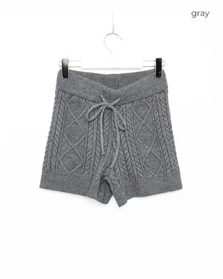 Twist knit elastic waist shorts