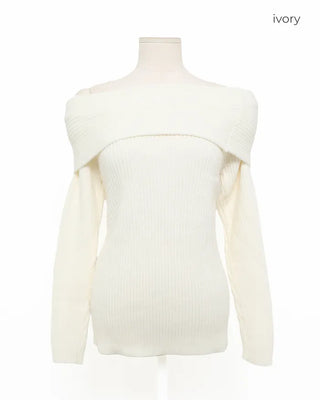 Off-shoulder loose-fit knit