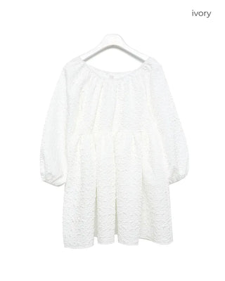 Voluminous feminine tunic