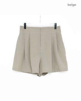Two-pleat shorts
