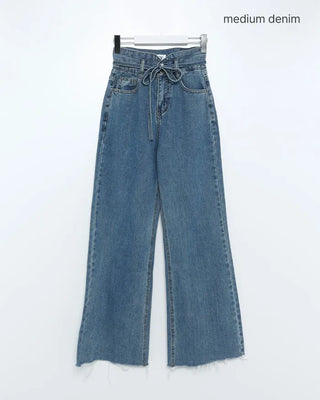 Strap high-waisted denim pants
