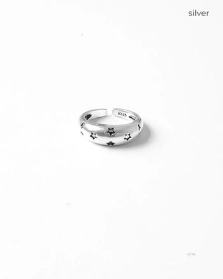 Star Pattern Round Ring