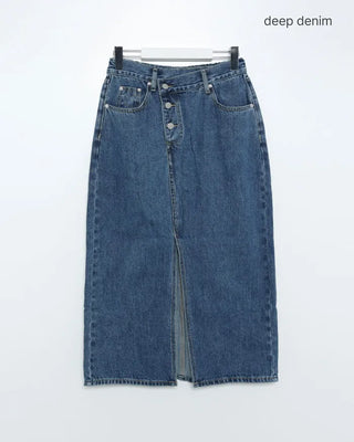 Asymmetrical 3-button denim long skirt