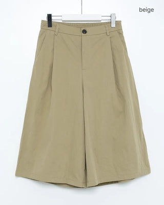 Cotton pleated Bermuda shorts