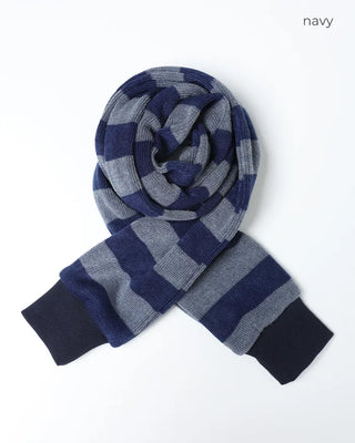 Bordered two-tone knit scarf