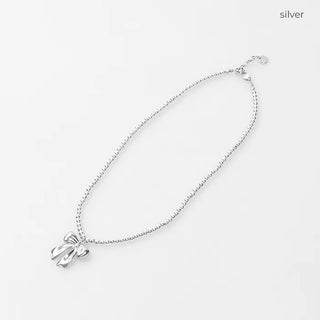 Silver ribbon necklace