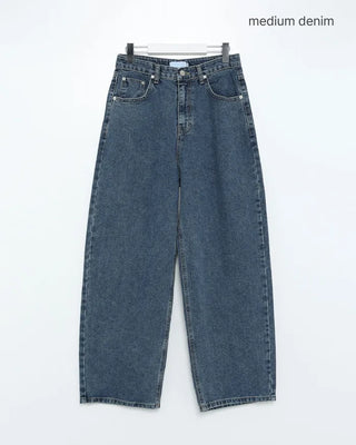 Pigmented Wide Curve Jeans