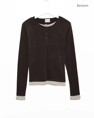 Half-open neck slim-fit layered t-shirt