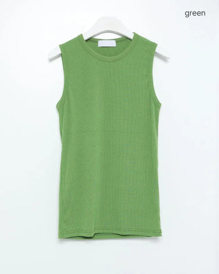 Round neck ribbed sleeveless top