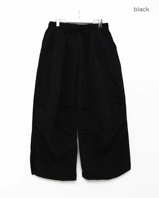 Side-tuck snap-button pants