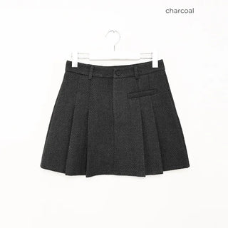 One-pocket pleated mini skirt