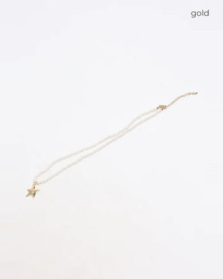 Star pendant pearl necklace