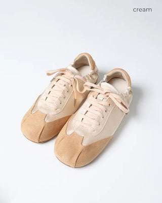 Simple color sneakers