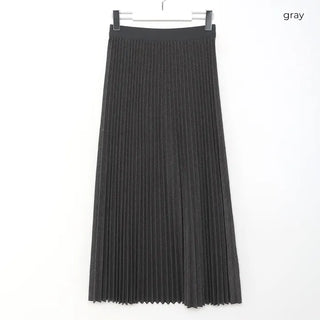 Pleated long skirt