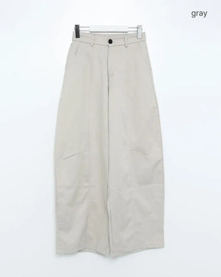 Curved wide-leg pants