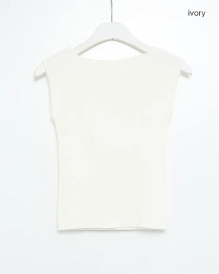 Simple ribbed boat neck sleeveless top
