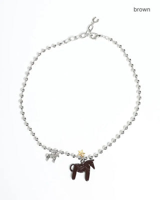 Horse motif pendant necklace