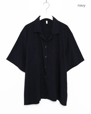 Open-collar short-sleeved shirt