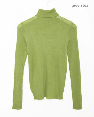 Colored turtleneck knit