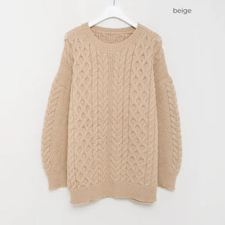 Oversized Cable Knit Round