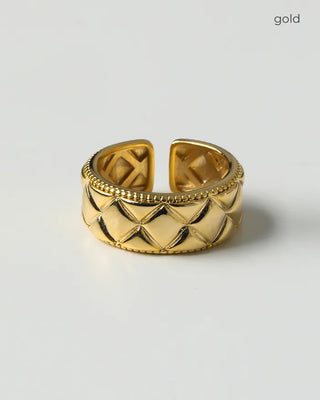 Twisted Bold Ring