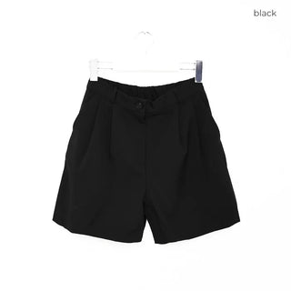 Double-pleated shorts