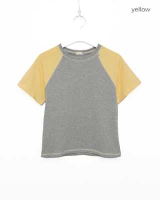 Raglan semi-cropped short-sleeved T-shirt