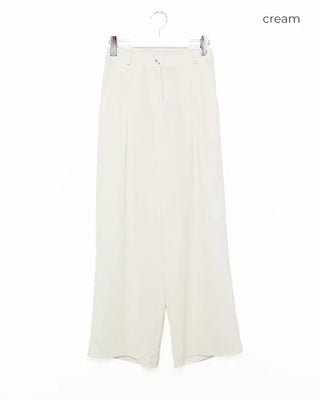 Simple pintuck slacks