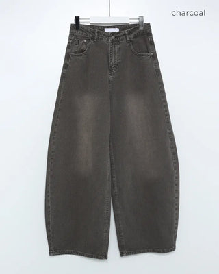 Curved silhouette washed pants