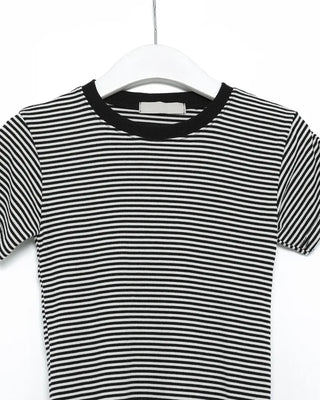 Ribbed Border Slim Short-Sleeve T-Shirt