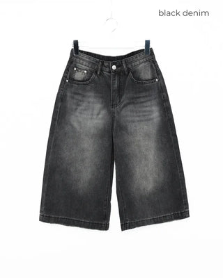 High-waisted flared Bermuda denim pants