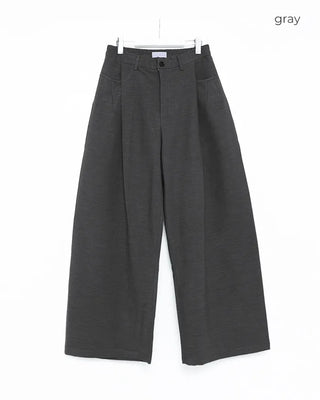 Voluminous wide slacks