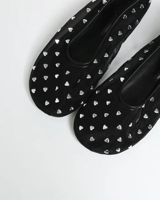 Heart-shaped mesh flat shoes