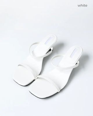 Strap sandals