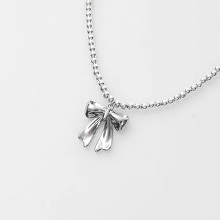 Silver ribbon necklace