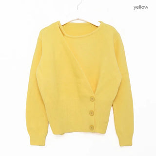 String Button Knit