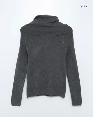 Slim-fit off-shoulder t-shirt