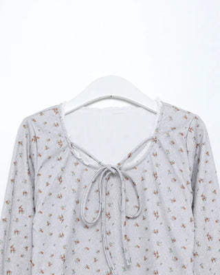Jewel Neck String Flower T-Shirt