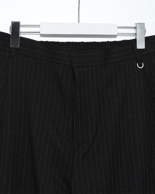 Striped keyring pleated banding slacks