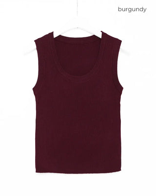Simple round neck sleeveless knit