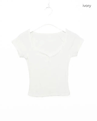 Ribbed button cropped t-shirt
