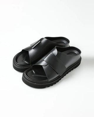 Simple point sandals