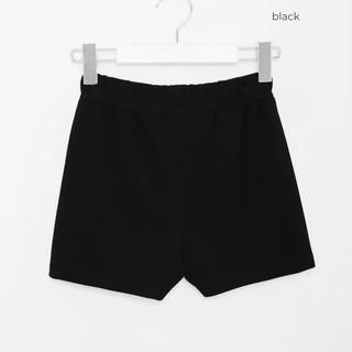 Elastic waist ribbed shorts