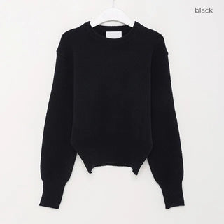 Simple and colorful knitwear