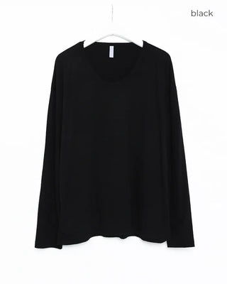 Oversized U-neck long-sleeve T-shirt