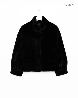 Hook crop fur jacket