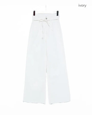 Strap high-waisted denim pants