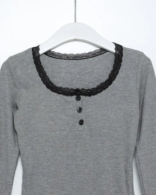 Long-sleeved T-shirt with neck lace detail and buttons